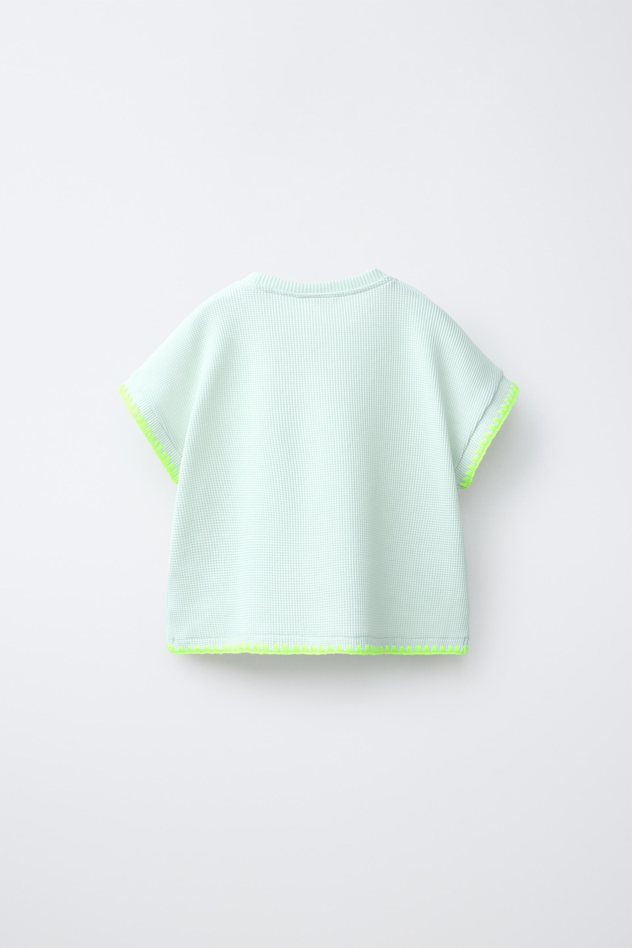 HAUT GAUFRÉ CONTRASTE FLUO